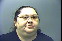 Warrant photo of TAMMY LYNN HOLMES